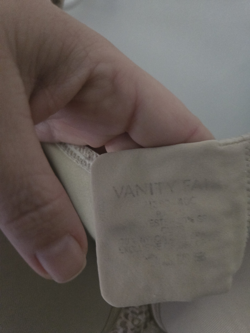 Vanity Fair Seamless T-Shirt Bras in Burgundy and Beige - Picture 8 of 8